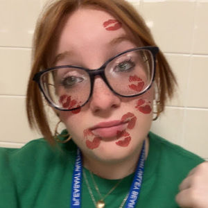 Meet your Posher, Julie